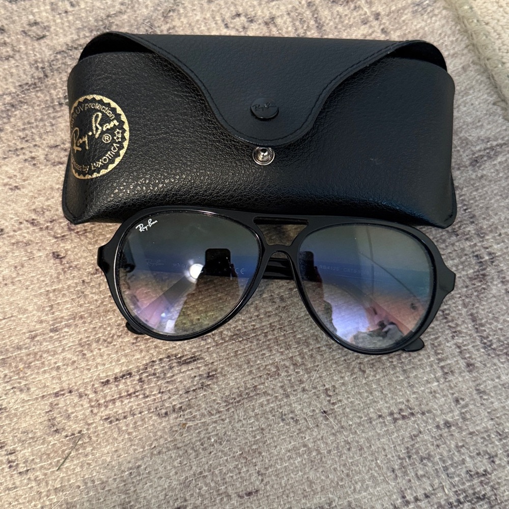 Ray-Ban Oversized Aviator Sunglasses Cat RB4125 59m Black w/ Gradient Grey Lens